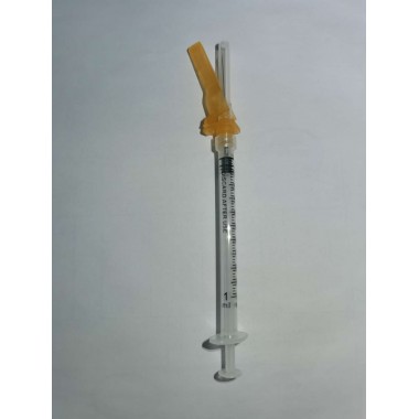 vaccine syringe with needle