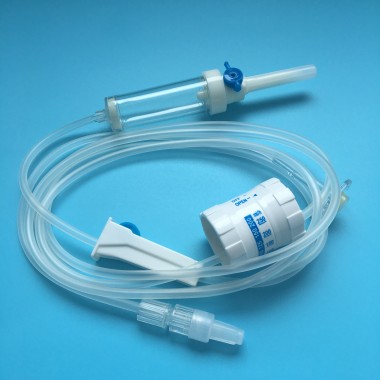 Infusion set with flow regulator